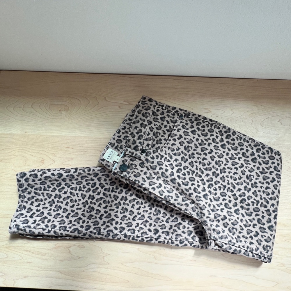 Leopard slim straight jeans